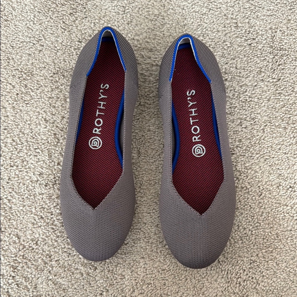 Chic Gray Flats with Blue Accents